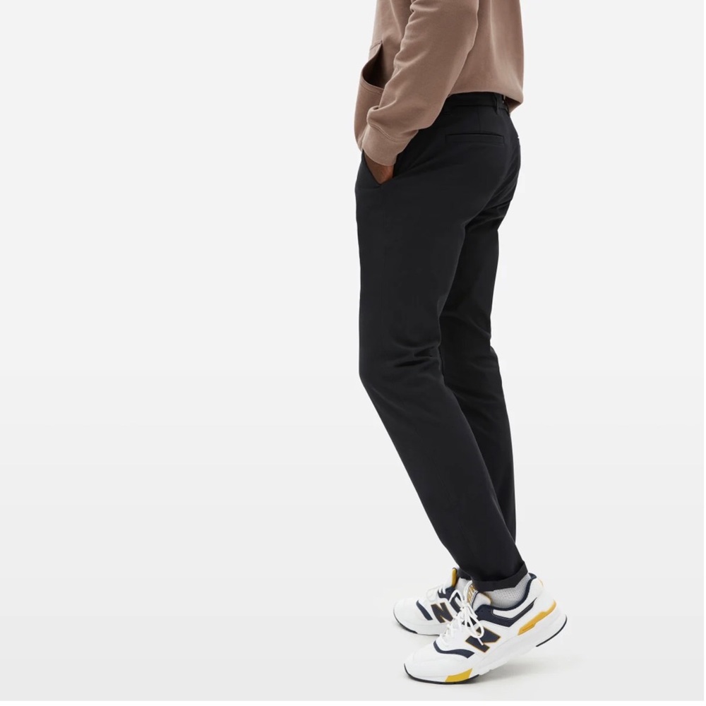 Everlane men’s performance chino black pant